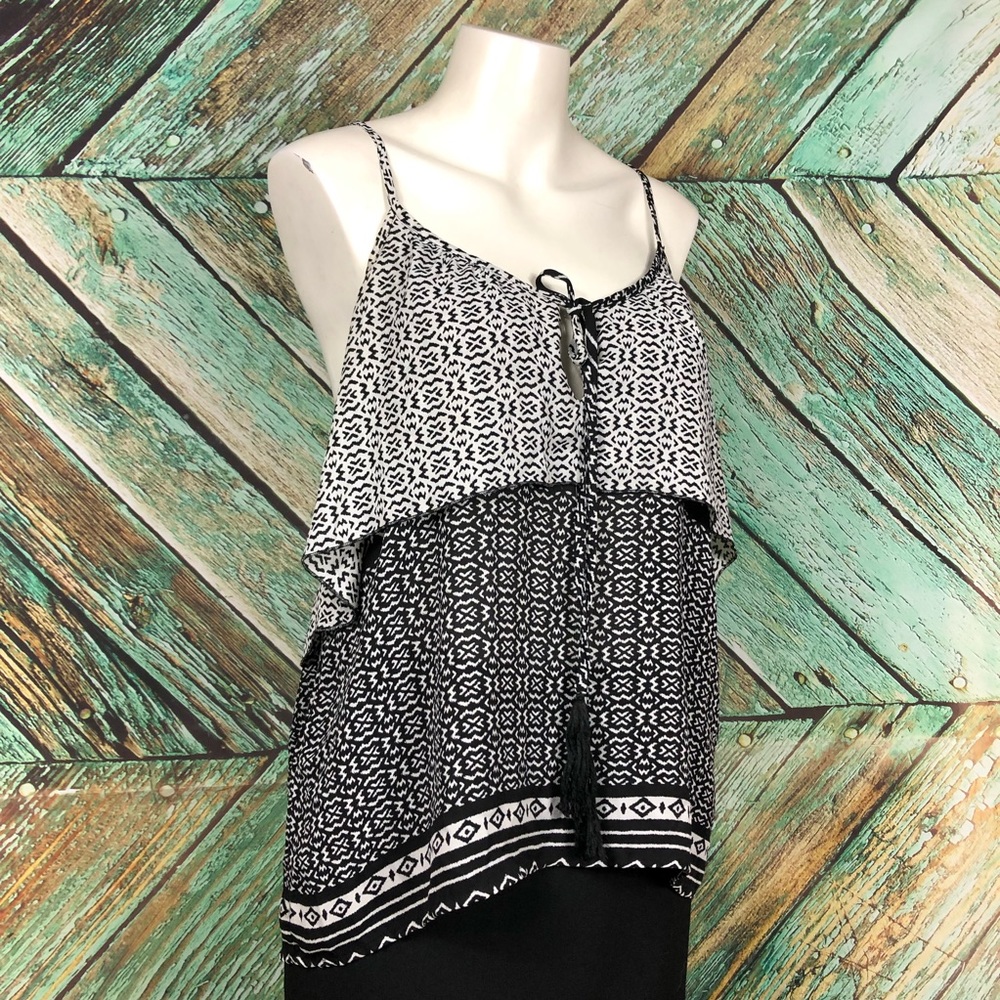 C5 - Forever 21 | Black & White Racerback Tank - L